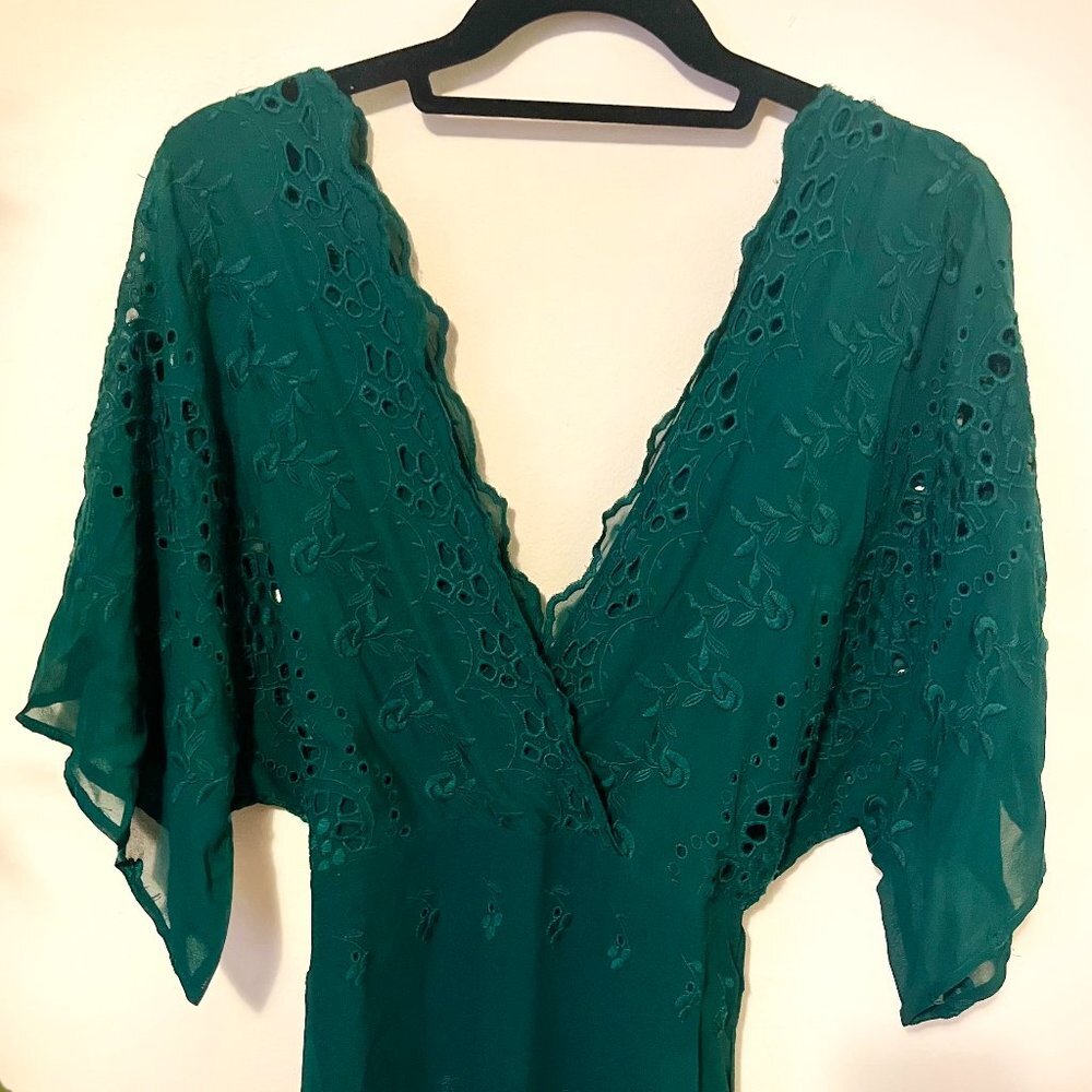 Like New Reformation Libbie Dress in Emerald Green, Size 2 - Picture 5 of 10